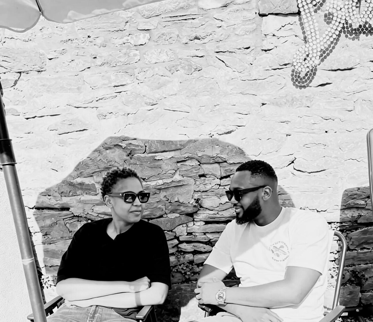 Novuyo and Muzingaye, an afternoon in the shade