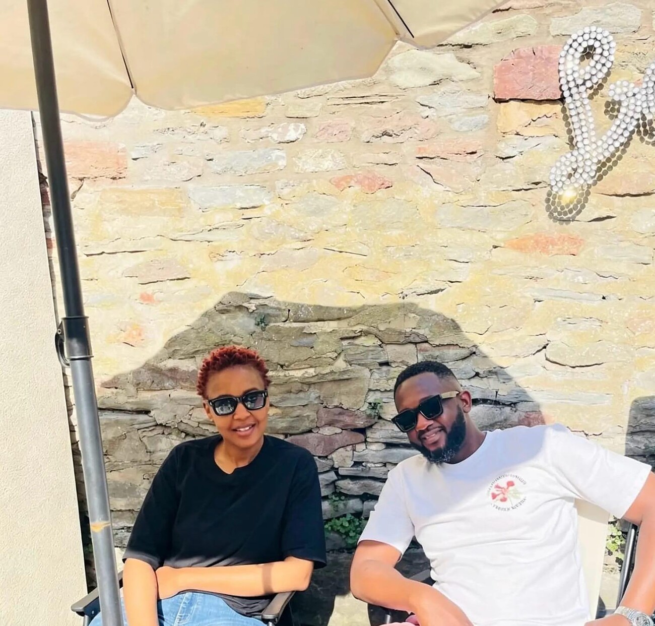 Novuyo and Muzingaye sitting together